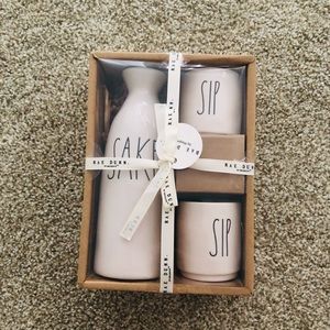 Rae Dunn Sake Set